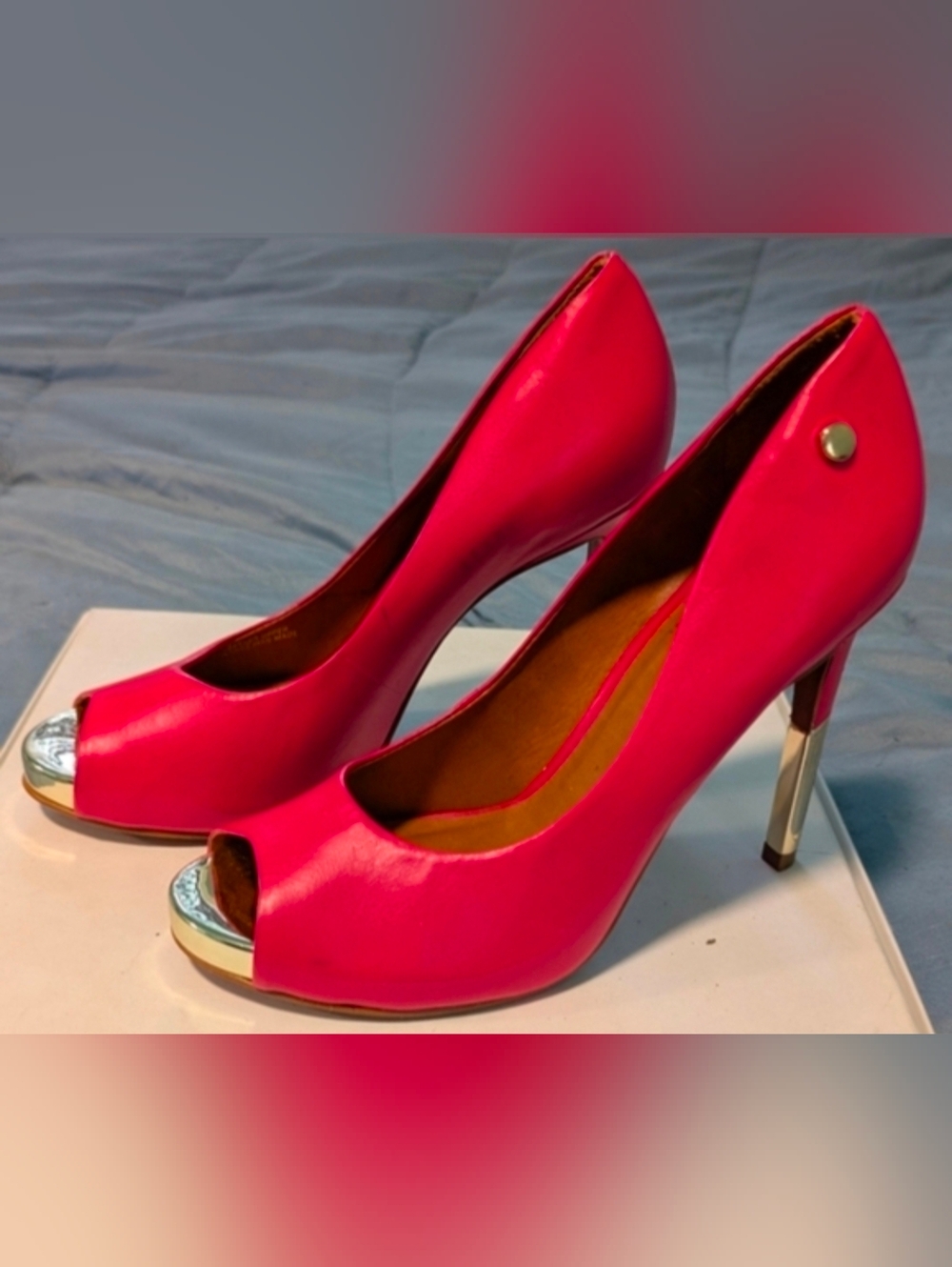 Le Chateau Luxe Elegant Pink Peep-Toe Heels With Gold Accents